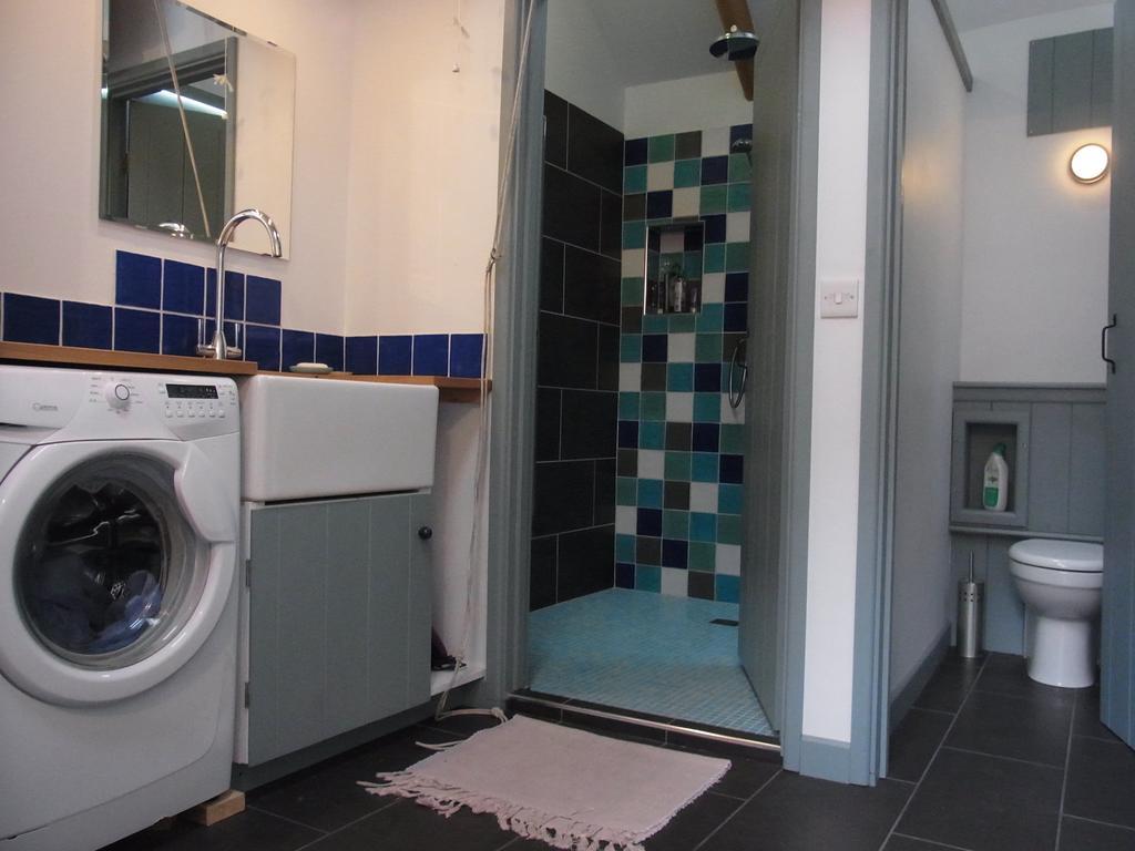 Вилла Rhiwiau Self Catering Кармартен Экстерьер фото
